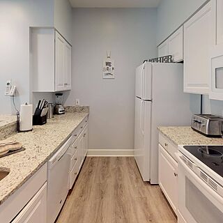 The Owner's Club at Hilton Head — Sample Kitchen