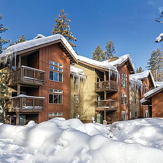 Club Wyndham South Shore — Exterior In Winter