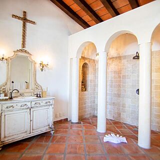BellView Hotel Boutique — Sample Bathroom