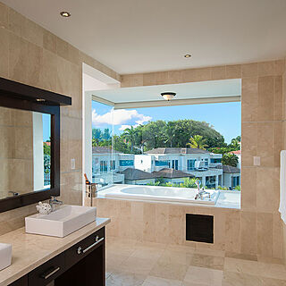 Lifestyle Holidays Vacation Resort - Puerto Plata — Sample Bathroom