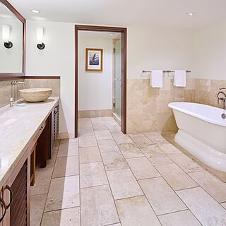 The Royal Lahaina — Sample Bathroom