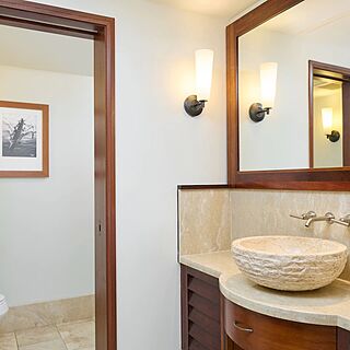 The Royal Lahaina — Sample Bathroom