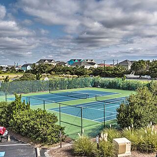 Sands Villa Resort &mdash; Tennis Court