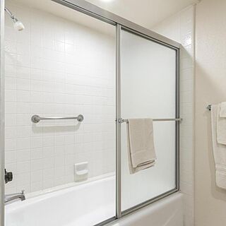 Casitas del Monte &mdash; Sample Bathroom