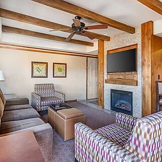 Hilton Vacation Club Sedona Summit &mdash; Sample Living Area