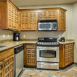 Hilton Vacation Club Sedona Summit &mdash; Sample Kitchen