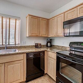 Hilton Vacation Club Sedona Summit &mdash; Sample Kitchen