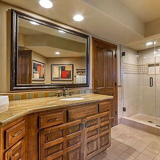 Hilton Vacation Club Sedona Summit &mdash; Sample Bathroom