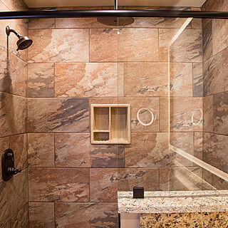 Westgate Smoky Mountain Resort & Water Park — Sample Bathroom