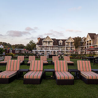 Carlsbad Inn Beach Resort — Sunbathing Lawn