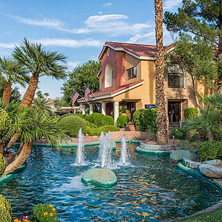 Westgate Flamingo Bay — Property Exterior