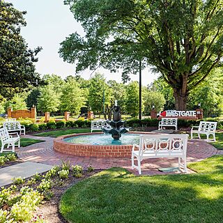 Westgate Historic Williamsburg — Fountain