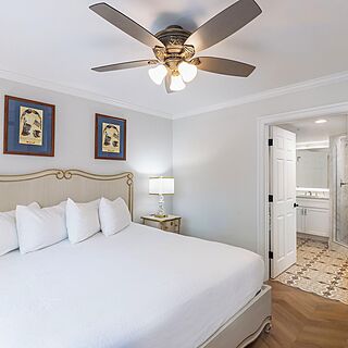 Westgate Historic Williamsburg — Sample Bedroom