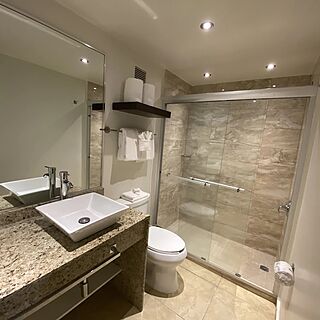 Park Royal Homestay Club Cala Puerto Rico — Sample Bathroom