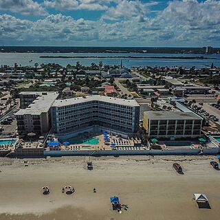 Sea Club IV — Exterior