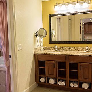 Westgate Lakes Resort & Spa — Villa Bathroom