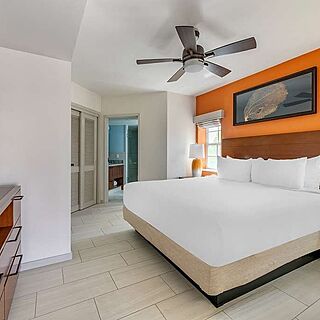 Hilton Vacation Club Flamingo Beach St. Maarten — Sample Bedroom