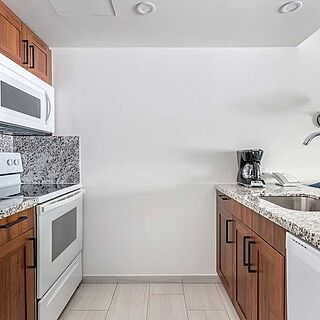Hilton Vacation Club Flamingo Beach St. Maarten — Sample Kitchen