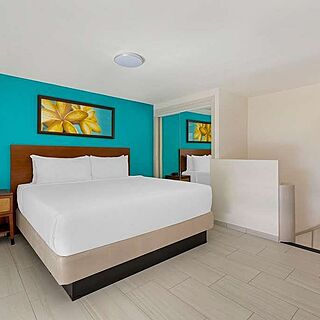 Hilton Vacation Club Royal Palm St. Maarten &mdash; Sample Bedroom