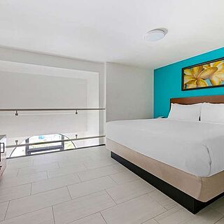Hilton Vacation Club Royal Palm St. Maarten &mdash; Sample Bedroom