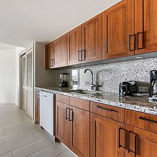 Hilton Vacation Club Royal Palm St. Maarten &mdash; Sample Kitchen