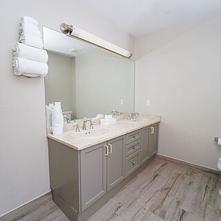 Grand Caymanian Resort — Sample Bathroom