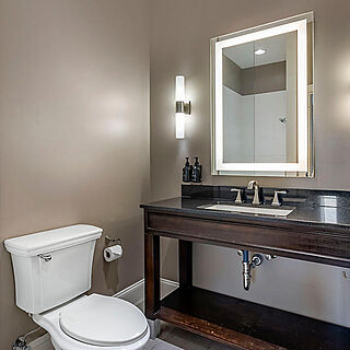 Bluegreen Downtown Nashville &mdash; Sample Bathroom