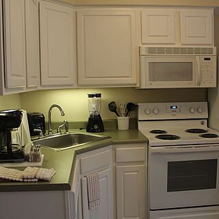 Crowne View Heights — Sample Kitchen