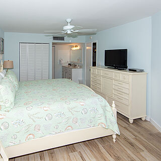 Marathon Key Beach Club — Sample Bedroom