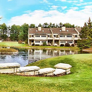 The Ponds at Foxhollow — Exterior
