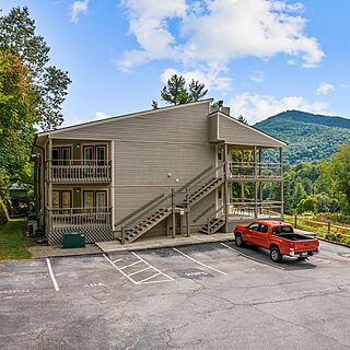 Peppertree Maggie Valley — Exterior