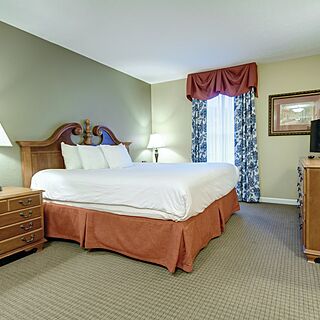 Club Wyndham Kingsgate — Sample Bedroom