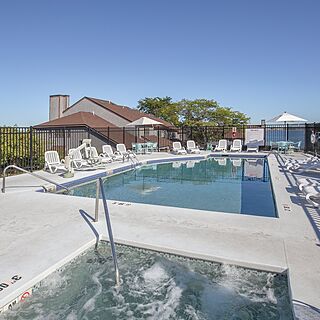 Club Wyndham Newport Overlook — Pool