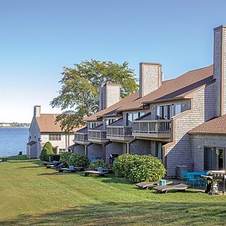 Club Wyndham Newport Overlook — Exterior