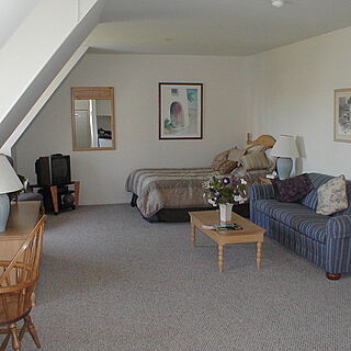 Montauk Manor &mdash; - Unit Living Area