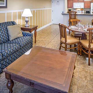 Hilton Vacation Club The Cove on Ormond Beach — Sample living room