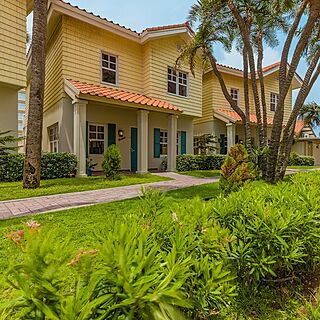 Playa Linda Beach Resort — Townhouse Exterior