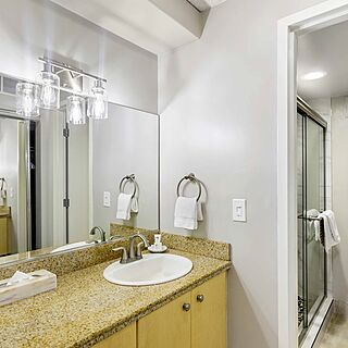Kahana Beach Resort — Sample Bathroom