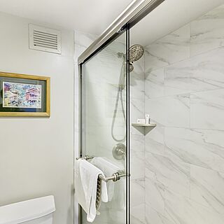 Kahana Beach Resort — Sample Bathroom