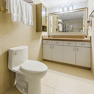 Playa Linda Beach Resort — Sample Bathroom