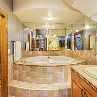 Stoneridge Townhomes — Sample Bathroom