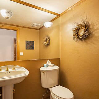 Stoneridge Townhomes — Sample Bathroom
