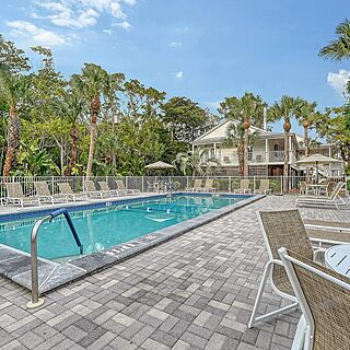 Little Gull Cottages — Pool