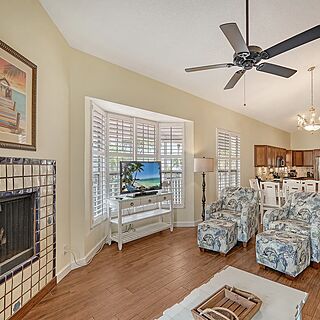Little Gull Cottages — Sample Living Area