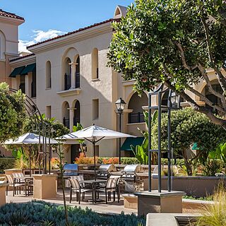 Marriott's Newport Coast Villas &mdash; Outdoor Grilling and Picnic Area