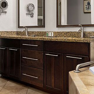 Club Wyndham Great Smokies Lodge — Sample Bathroom