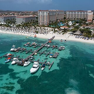 Marriott's Aruba Surf Club — Resort Dock