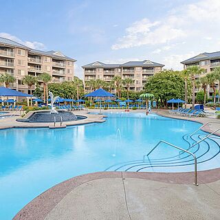 Marriott's Grande Ocean — Pool With Loungers and Umbrellas