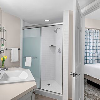 Marriott's Grande Ocean — Sample Bathroom