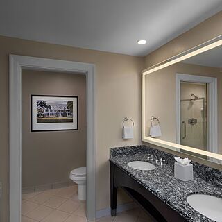 Marriott's OceanWatch Villas at Grande Dunes — Sample Bathroom